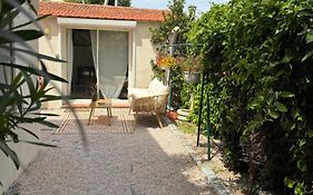 charmant T2 centre cassis avec parking